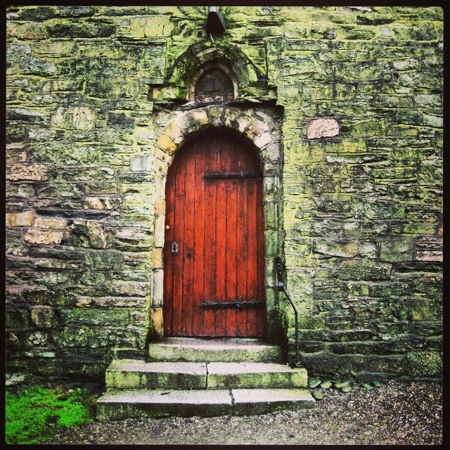 Porta da qualche parte, in Irlanda