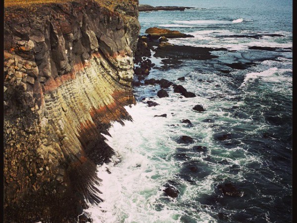 Arnarstapi, scogliere e&nbsp;schiuma