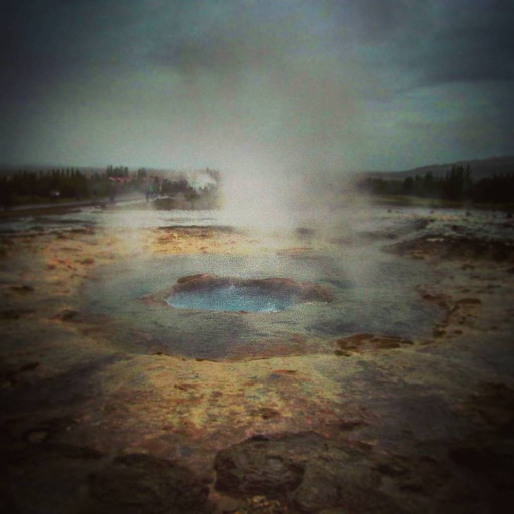 Amico geyser