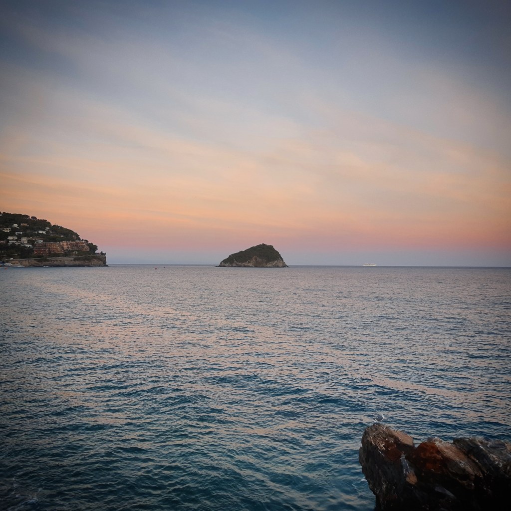 I swim the&nbsp;island