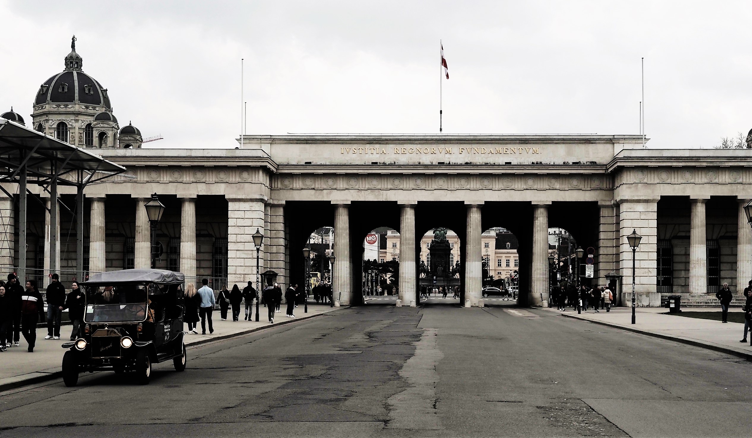 Vienna, intervallo